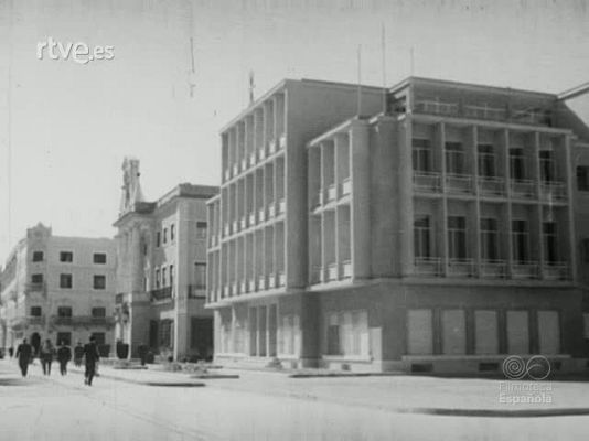 Documentales Blanco y Negro - LA PROVINCIA RESURGE EL PLAN DE BADAJOZ