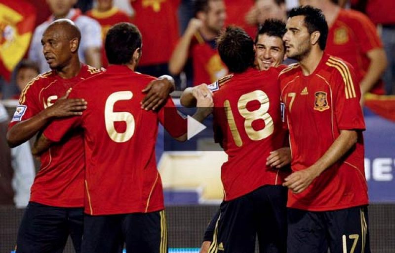 Nueva victoria y primera de grupo