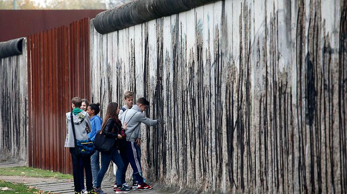 Telediario 1 - La RDA, el "estado espía" más perfecto de todos los tiempos