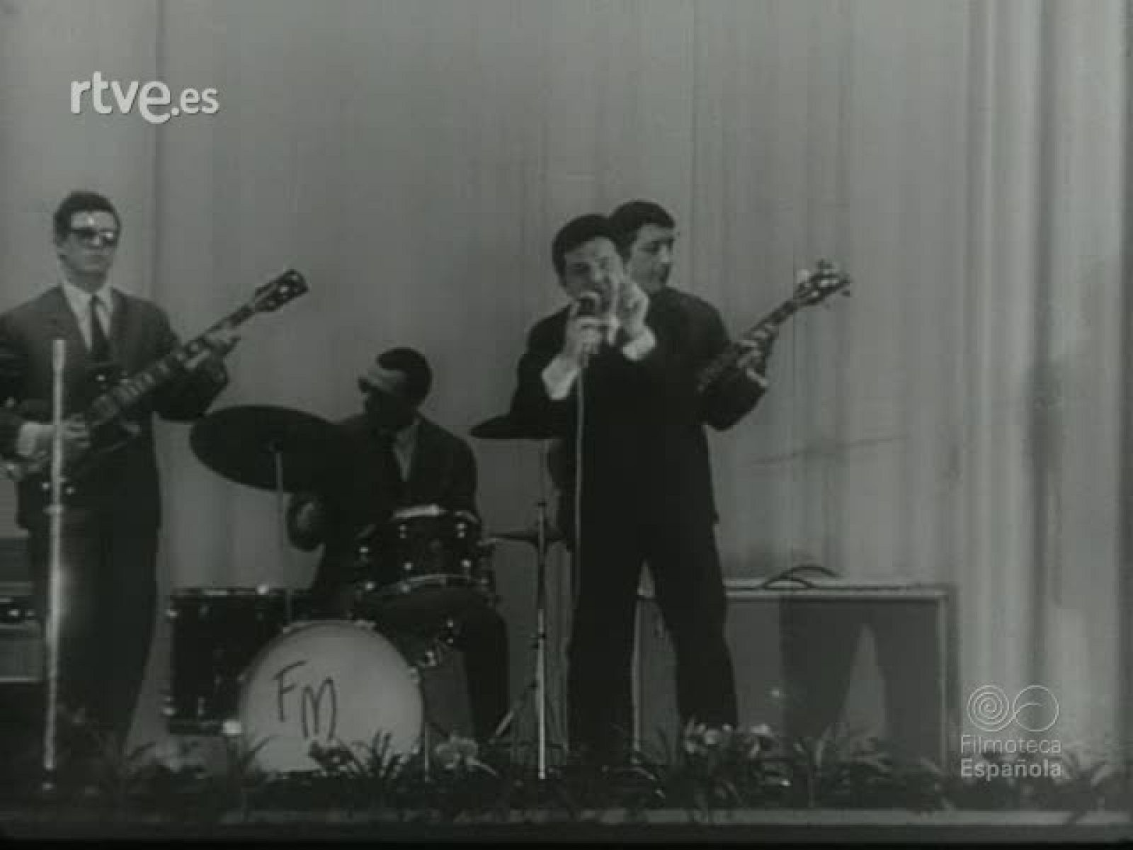 VEINTICINCO AÑOS DE PAZ EN LA CULTURA ESPAÑOLA - Revista Imágenes | Ver