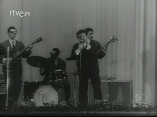 Revista Imágenes - VEINTICINCO AÑOS DE PAZ EN LA CULTURA ESPAÑOLA