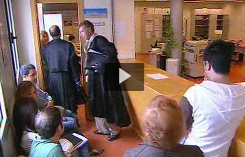 Los abuelos quieren recuperar la custodia de su nieto | Ver