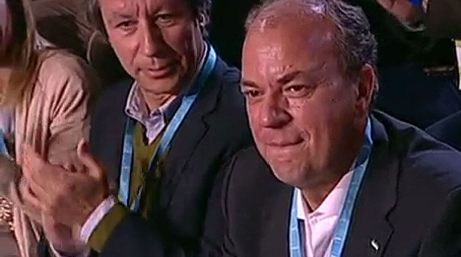 Monago recibe emocionado el respaldo del PP en Cáceres: "Extremadura entera presidente está contigo"