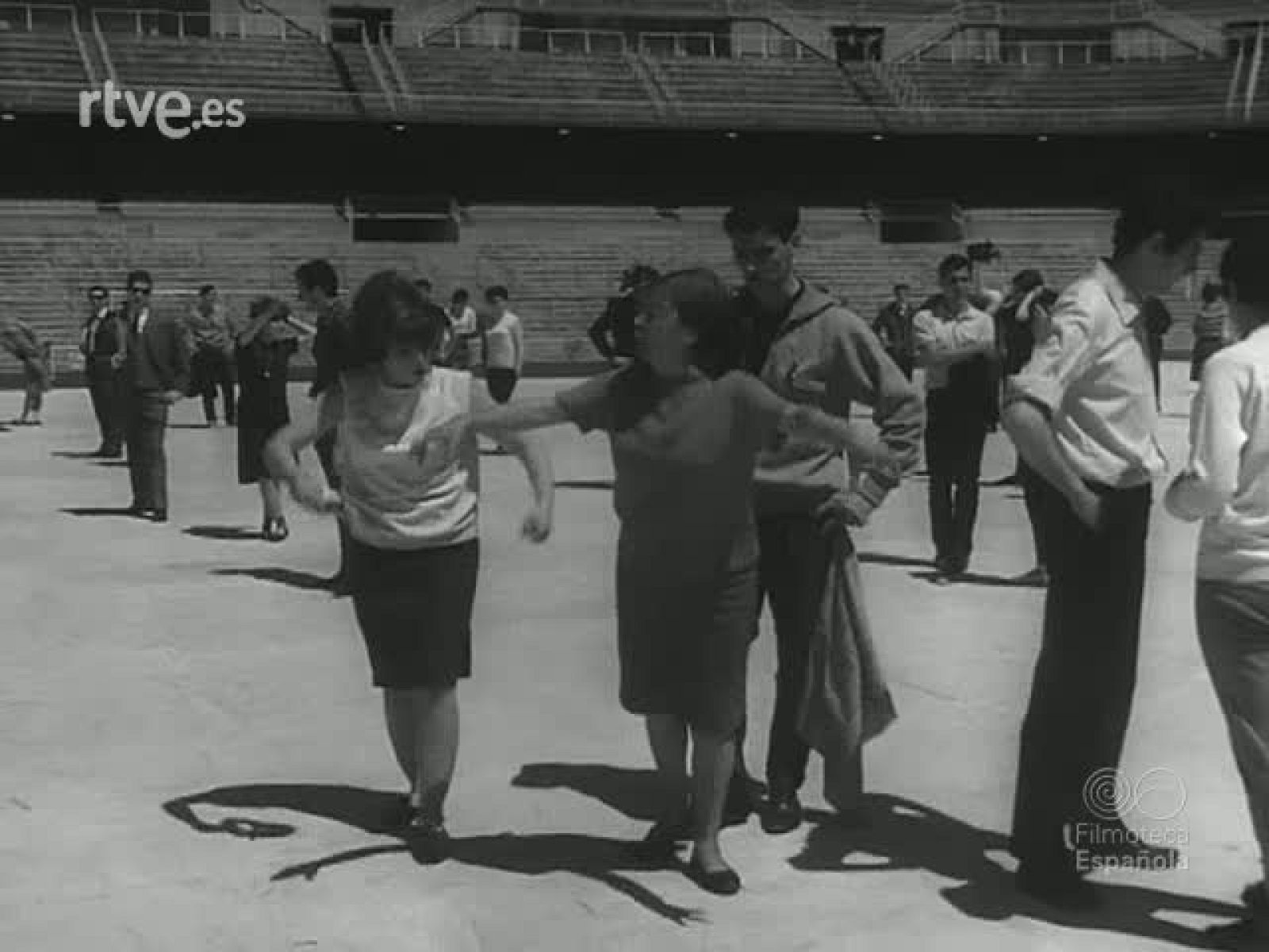 HOMENAJE A GRANADOS : 9 DEMOSTRACION SINDICAL - Revista Imágenes | Ver