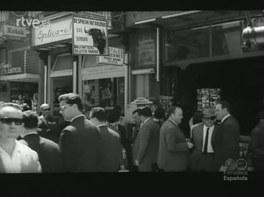 Revista Imágenes - Y EN SEVILLA EL TORO