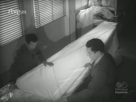 Revista Imágenes - CAMPEONATO MILITAR DE PARACAIDISMO