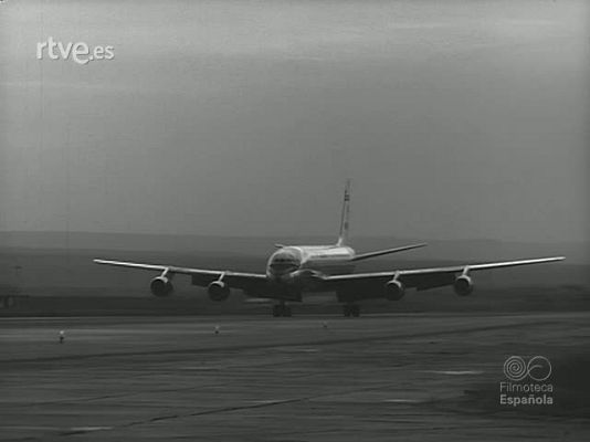 Revista Imágenes - VIAJE POR UN AVION