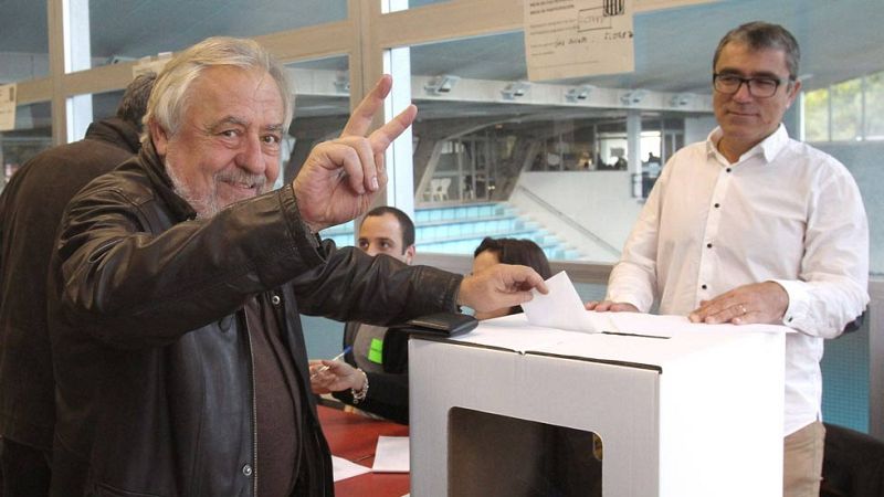 A las nueve de la mañana abrían los puntos de participación con colas