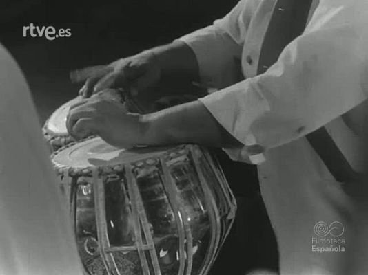 Revista Imágenes - DESFILE DE MUSICAS ORIENTALES