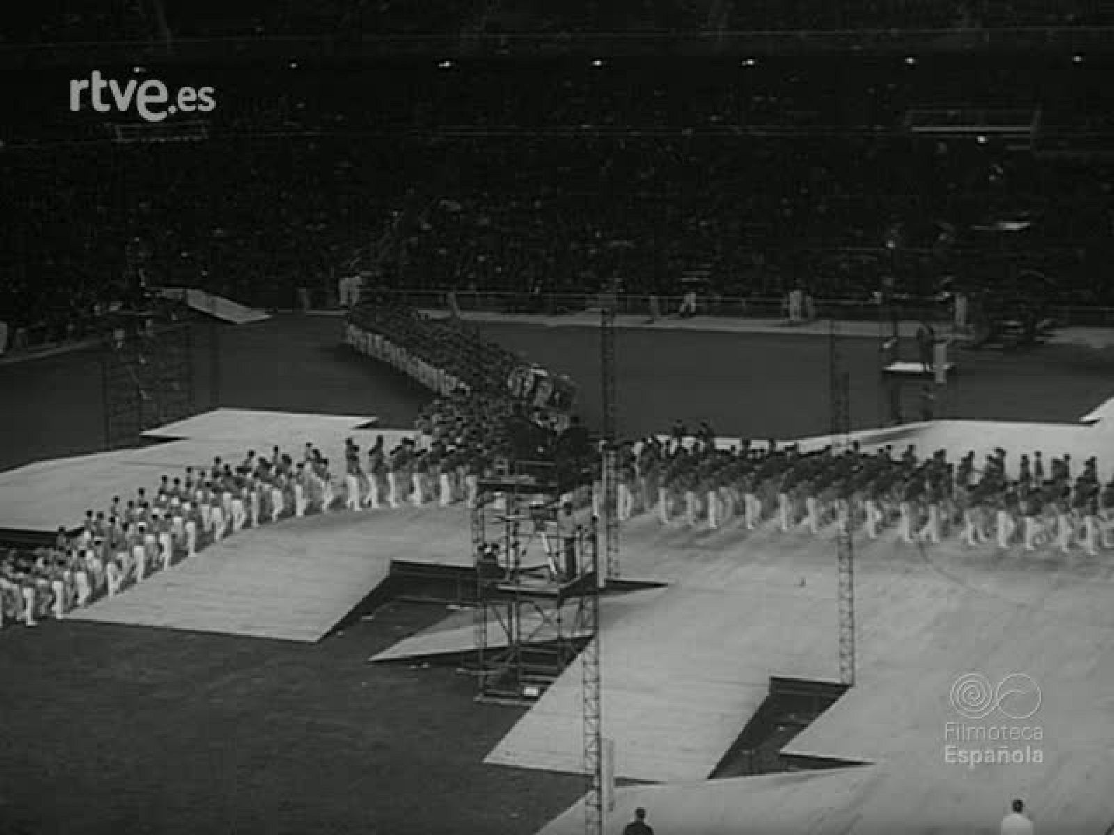 AL AIRE LIBRE  6 DEMOSTRACION SINDICAL - Revista Imágenes | Ver