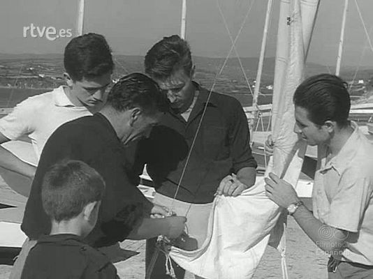 Revista Imágenes - DISCIPLINA Y ALEGRIA. CAMPAMENTOS DEL FRENTE DE JUVENTUDES