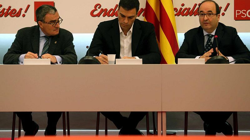 Sánchez pide a Rajoy y a Mas que se sienten a dialogar tras el 9N - Informativo 24h | Ver