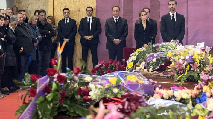 Especiales informativos - Funeral por los fallecidos en accidente de autobús de Murcia