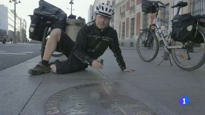 Telediario 1 - En bici hasta India a favor de los niños Anantapur