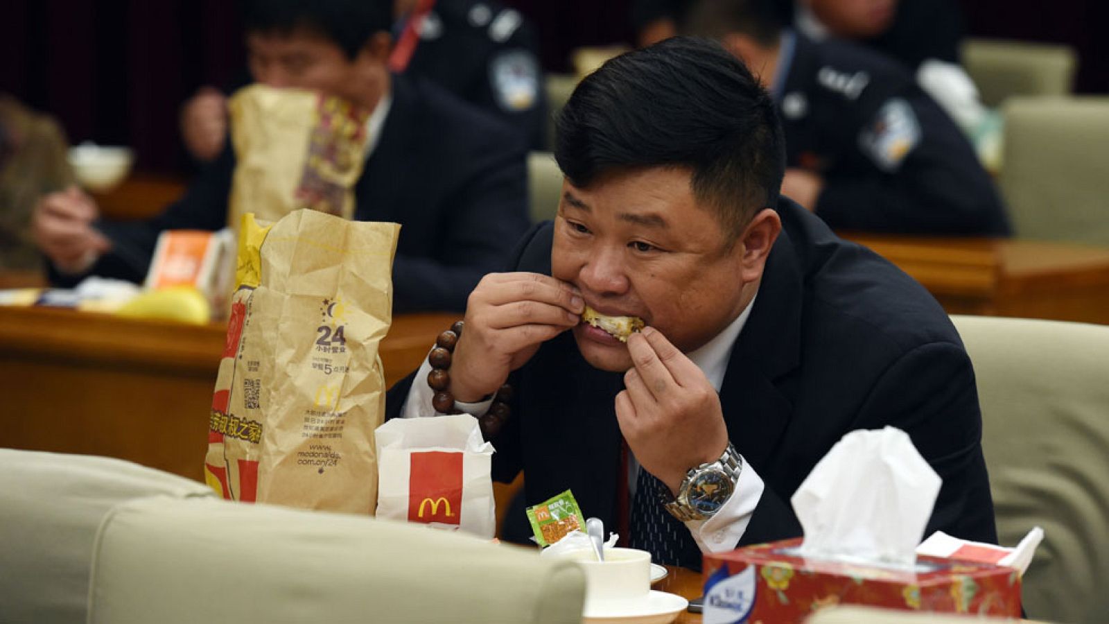 China vive el "Día del Soltero", la jornada de compras online más importante del año