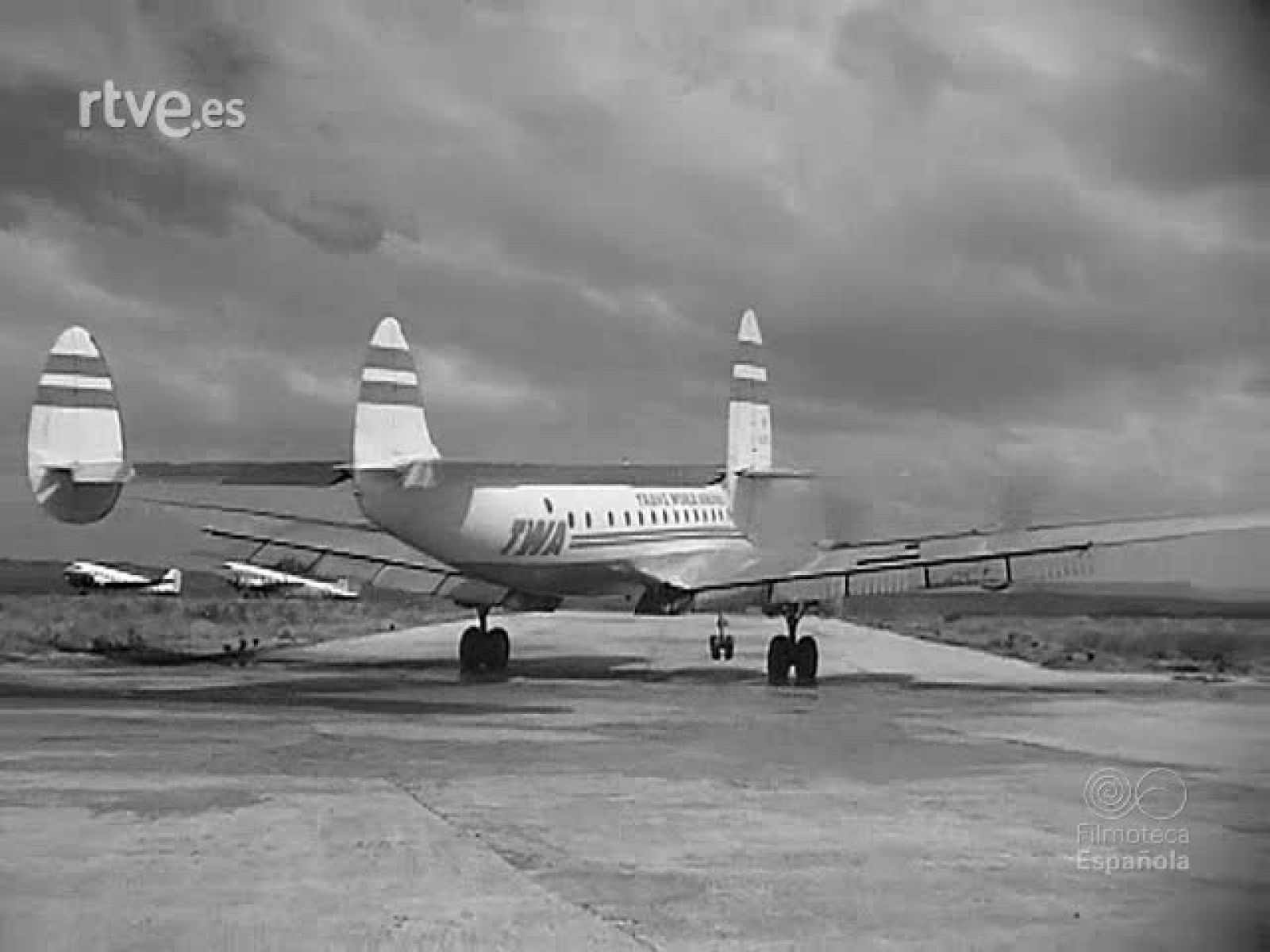 CRONICA DE UN VUELO: DEL VIEJO AL NUEVO CONTINENTE - Revista Imágenes | Ver