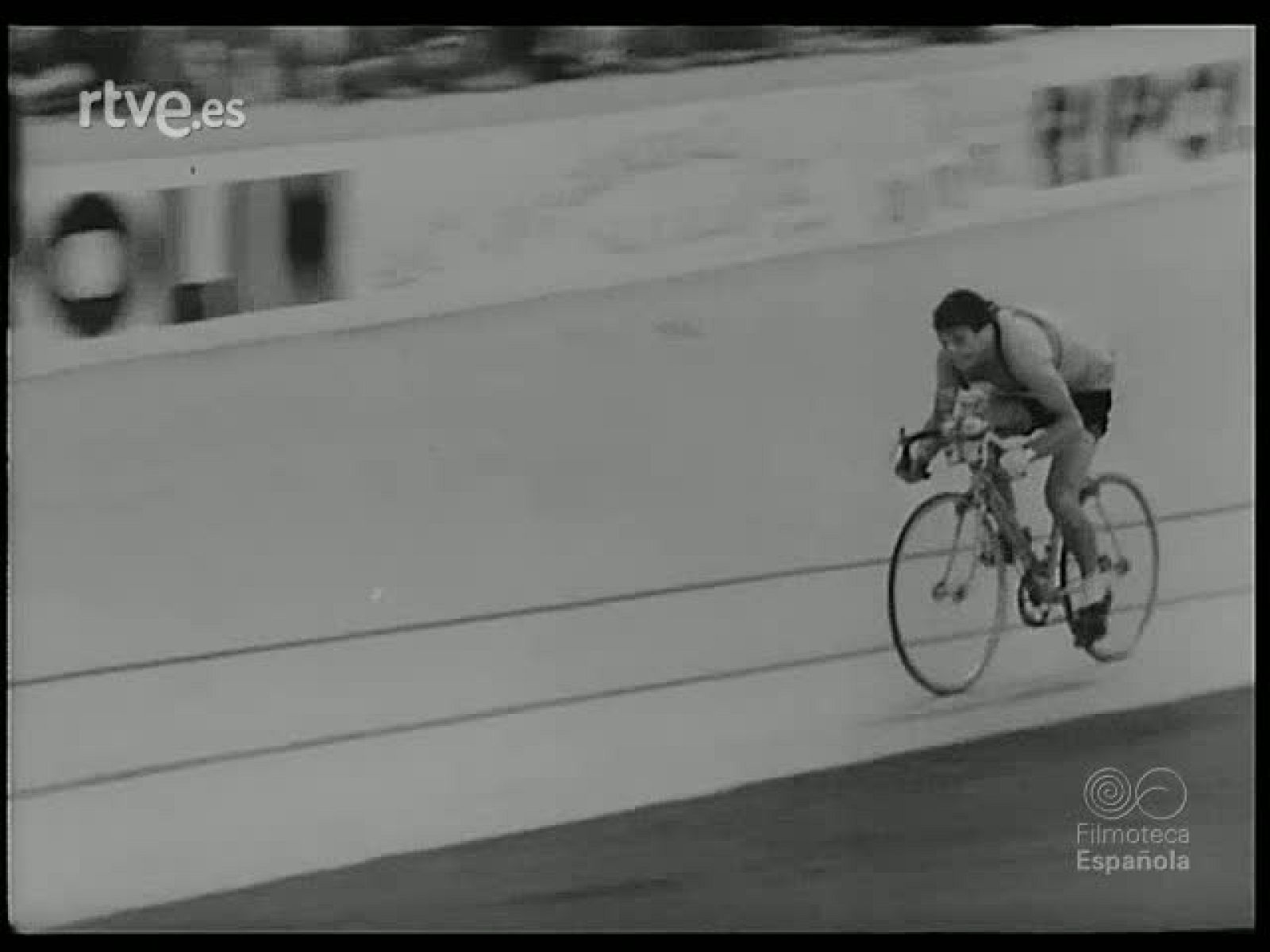 CICLISTAS Y ATLETAS - Revista Imágenes | Ver