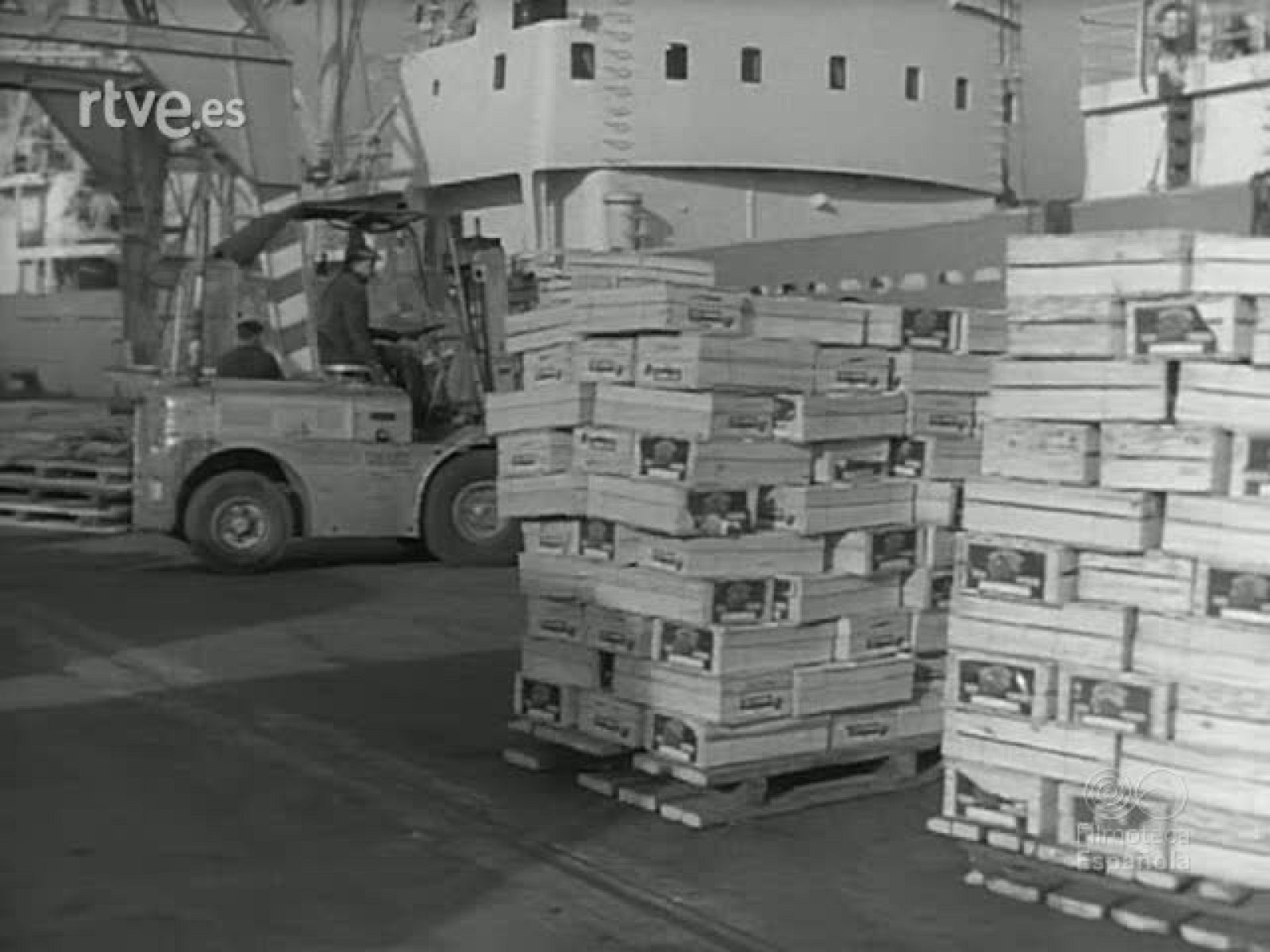 TECNICA SOBRE EL AGUA - Revista Imágenes | Ver