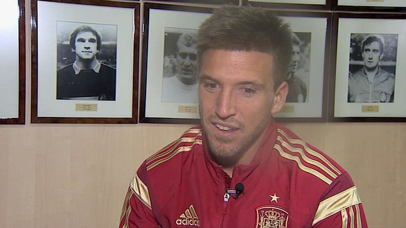 El nuevo internacional español, el malaguista Camacho, se ha mostrado muy ilusionado por estar con los campeones del mundo: "Rodearme de los mejores de España es muy complicado".