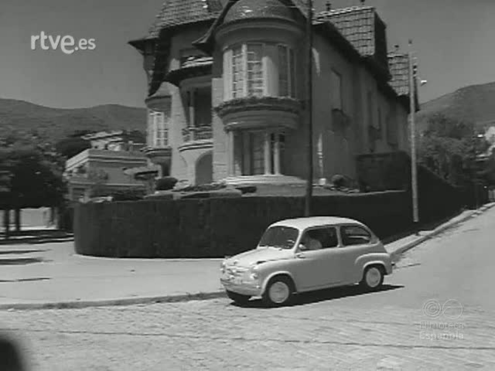 UN COCHE UTILITARIO - Revista Imágenes | Ver