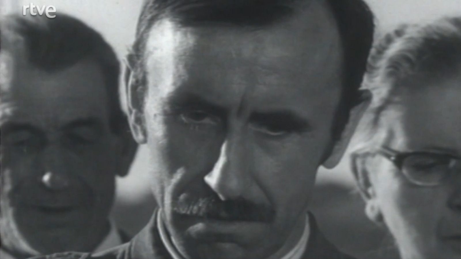 Crónicas de un pueblo - La pirueta (II)