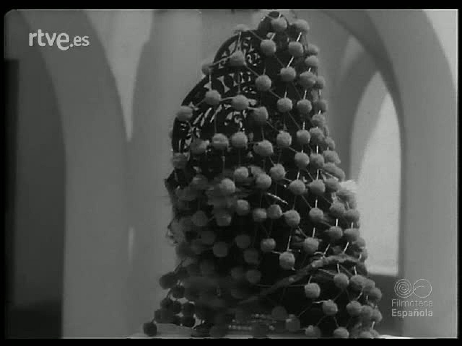 AL DICTADO DE LA MODA - Revista Imágenes | Ver