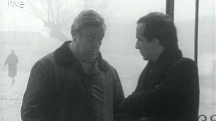 Crónicas de un pueblo - El alegre visitante