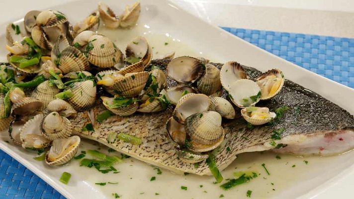 RTVE Cocina - Corvina con ajetes y berberechos
