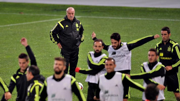 Telediario 1 - Del Bosque prueba con Pedro como titular