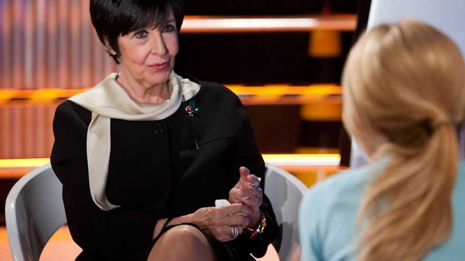 Atención Obras - Concha Velasco, Cristina García Rodero y Lluís Homar - Ver ahora