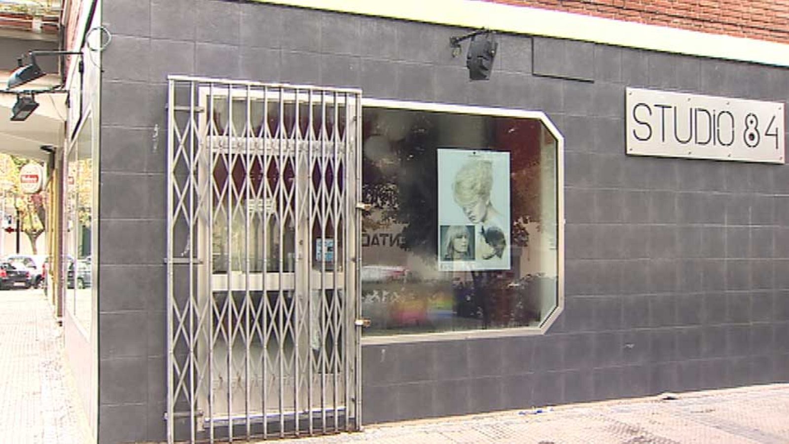 Desinfectan la peluquería de Alcorcón donde atendieron a Teresa Romero