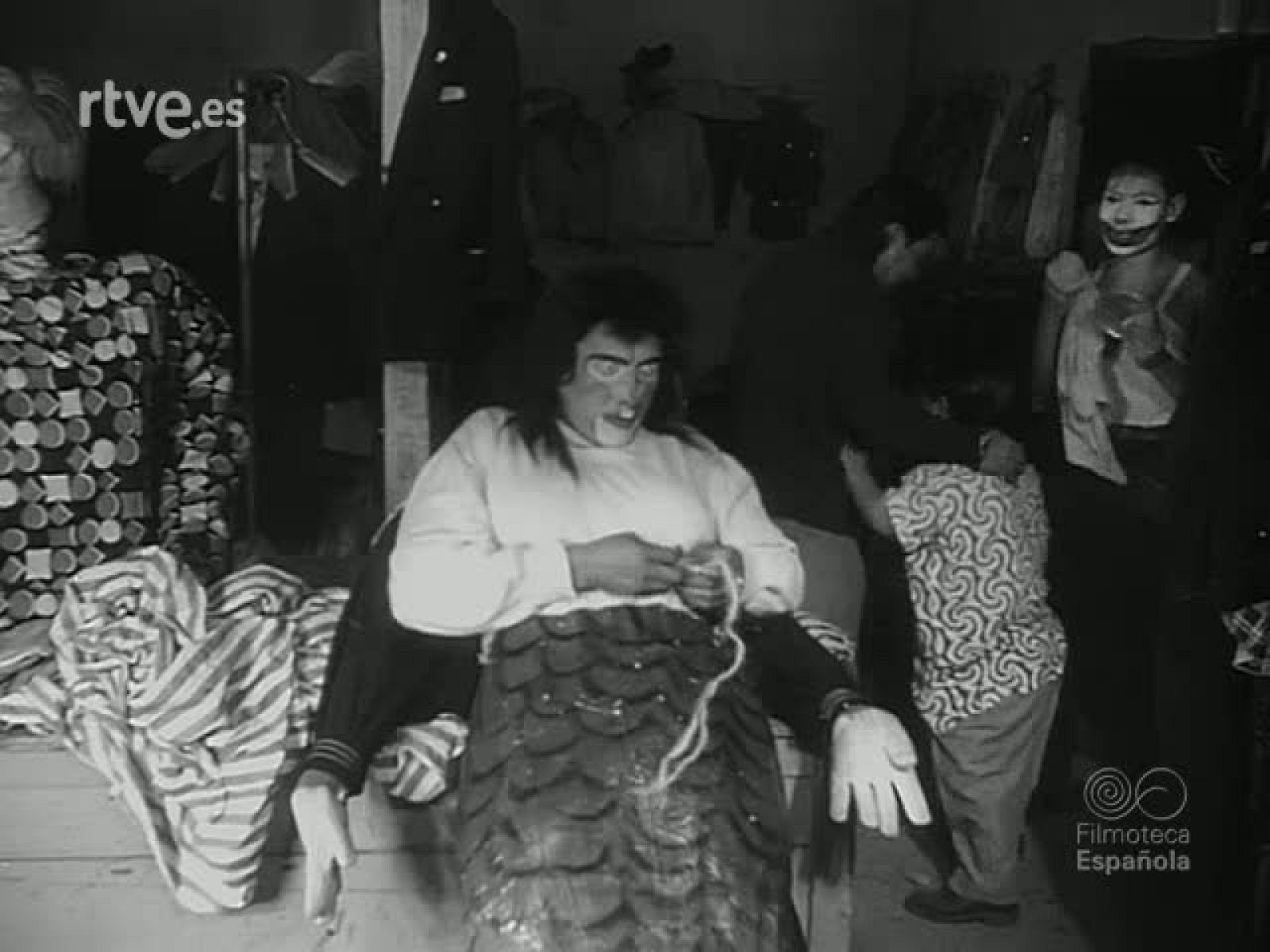 ALREDEDOR DEL CIRCO - Revista Imágenes | Ver