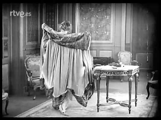 Revista Imágenes - EXHIBICION DE MODAS