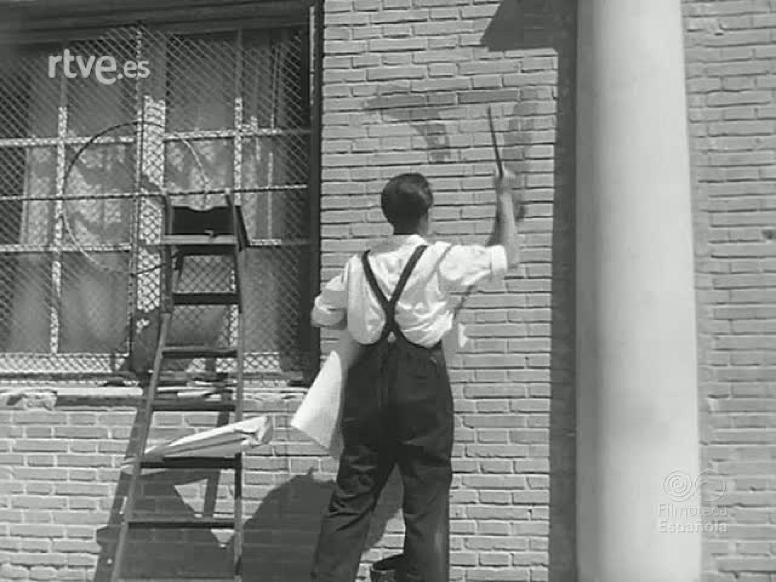 LLAMADA A LA JUVENTUD : PATROCINADA POR LA DIRECCION GENERAL DE ENSEÑANZA LABORAL - Revista Imágenes | Ver