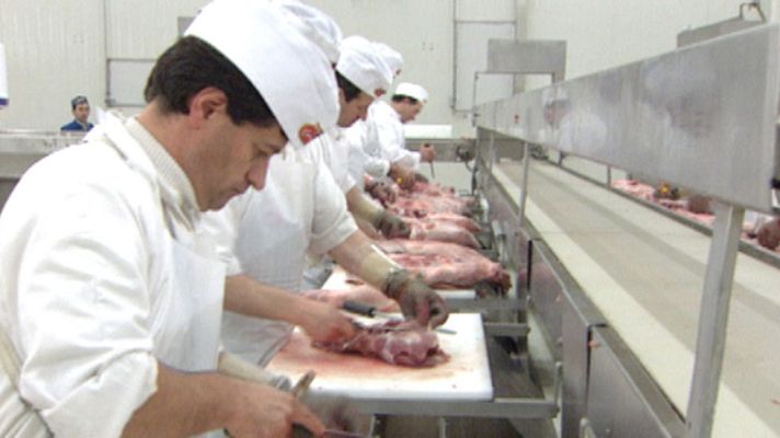 Telediario 1 - La factoría da trabajo a casi 1.000 personas directamente