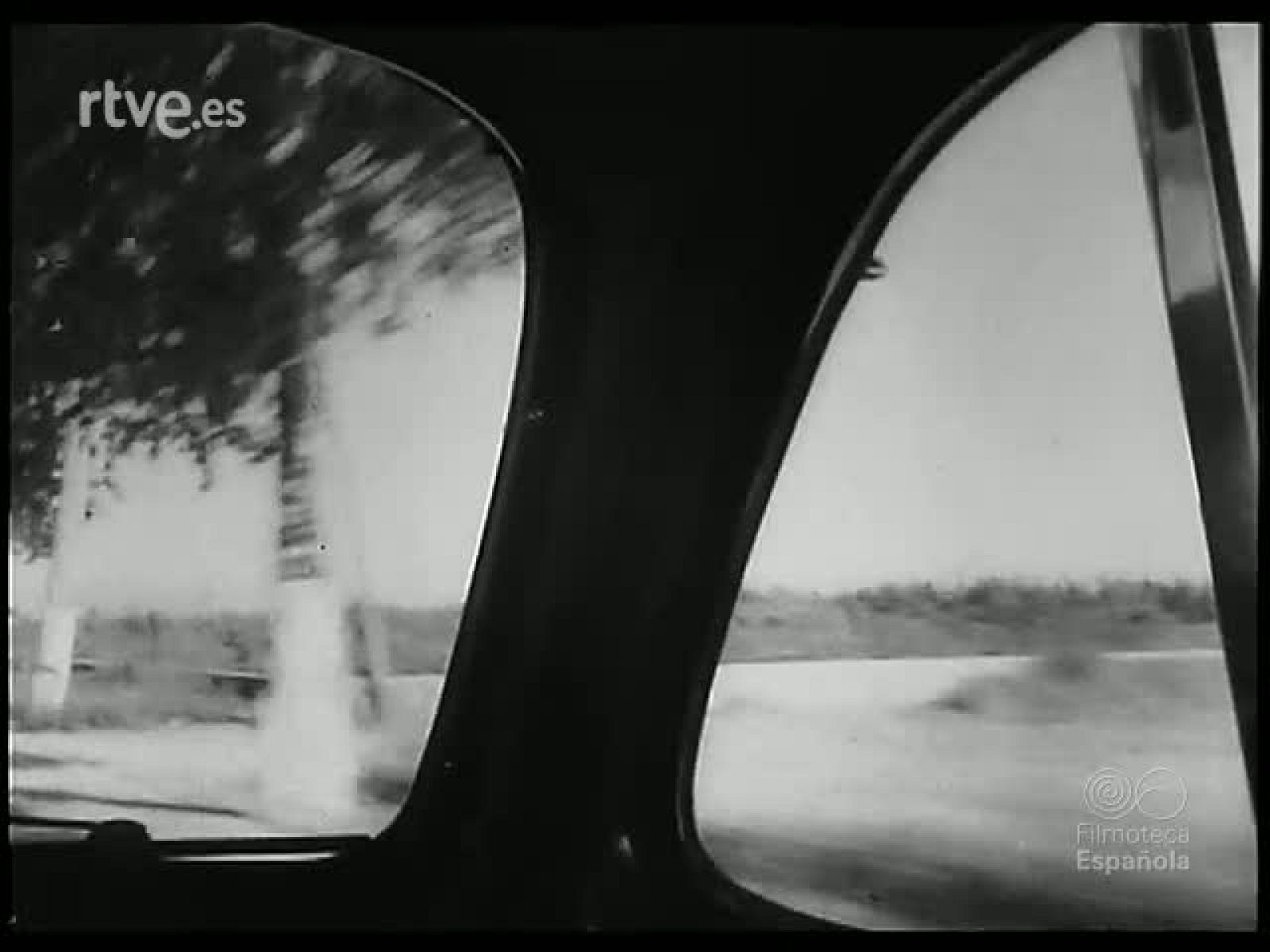 EL TREN DE LAS NUEVE Y CUARTO. AMPURDAN Y COSTA BRAVA - Revista Imágenes | Ver