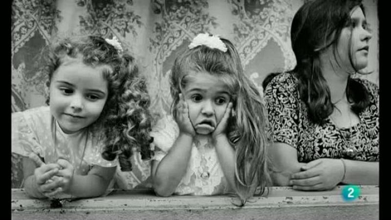 Atención obras - La fotógrafa Cristina García Rodero reúne personajes con la boca abierta