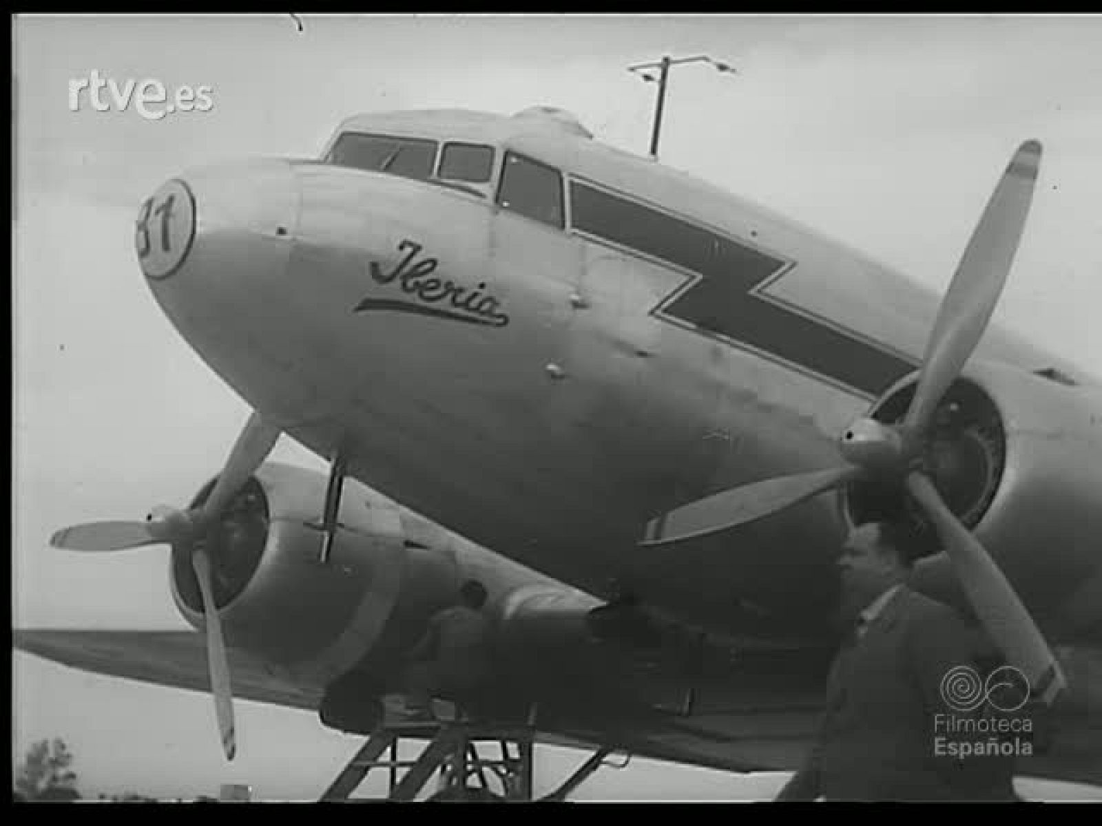 AL OTRO LADO DEL ESTRECHO - Revista Imágenes | Ver