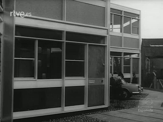 Revista Imágenes - LA ARQUITECTURA Y EL HOMBRE