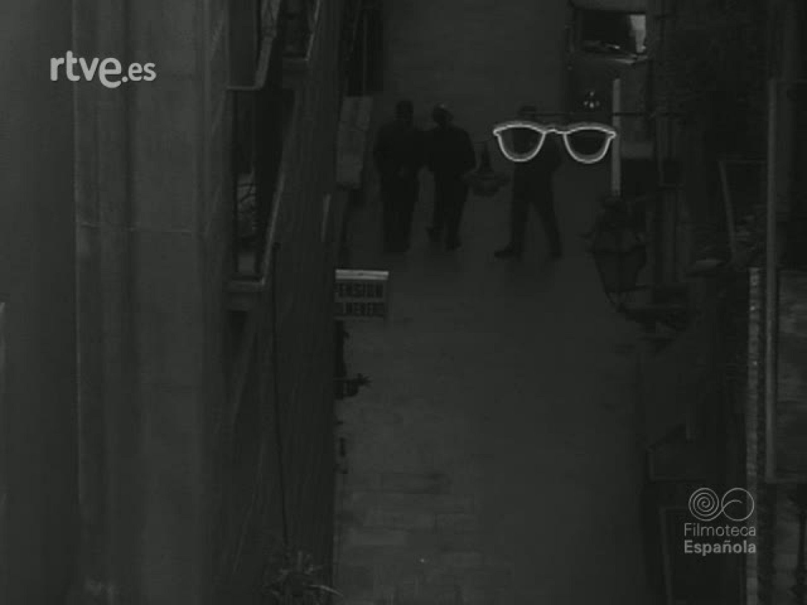 UNA CALLE DE BARCELONA - Revista Imágenes | Ver