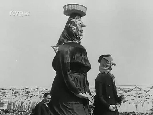 Revista Imágenes - FESTIVALES Y DESFILES