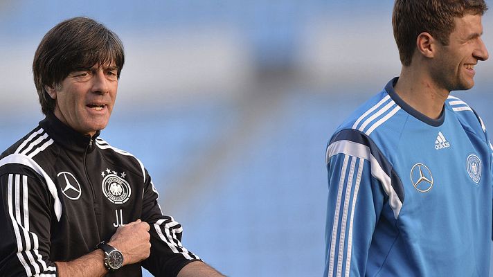 Telediario 1 - Alemania huye de la maldición del campeón