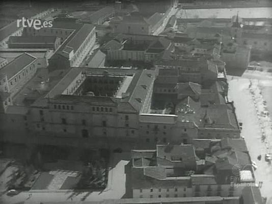 Revista Imágenes - A LA SOMBRA DE LA HISTORIA.