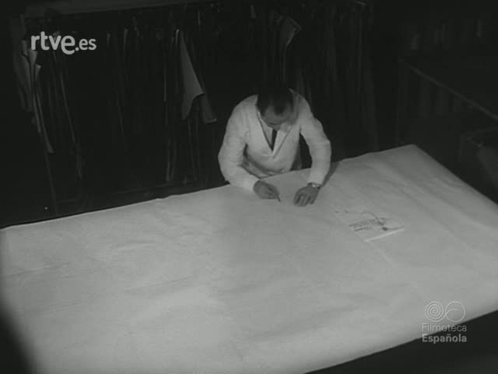 LA MODA Y LOS MODOS - Revista Imágenes | Ver