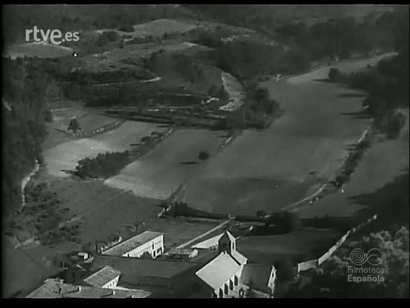 CUANDO NACE LA SEDA - Revista Imágenes | Ver