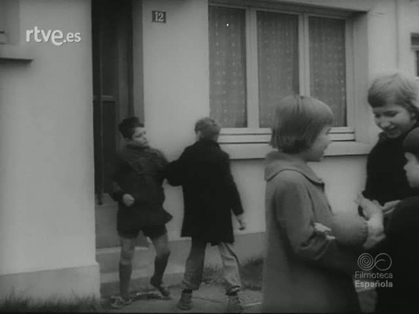 MUNDO DE LA INFANCIA - Revista Imágenes | Ver