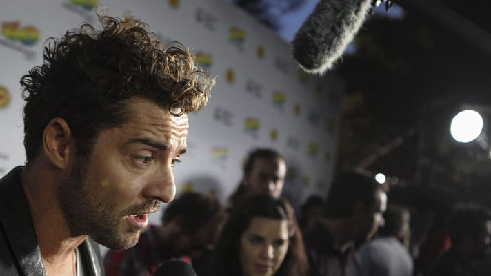 Telediario 1 - Bisbal acompaña a India Martínez en "Olvidé Respirar"