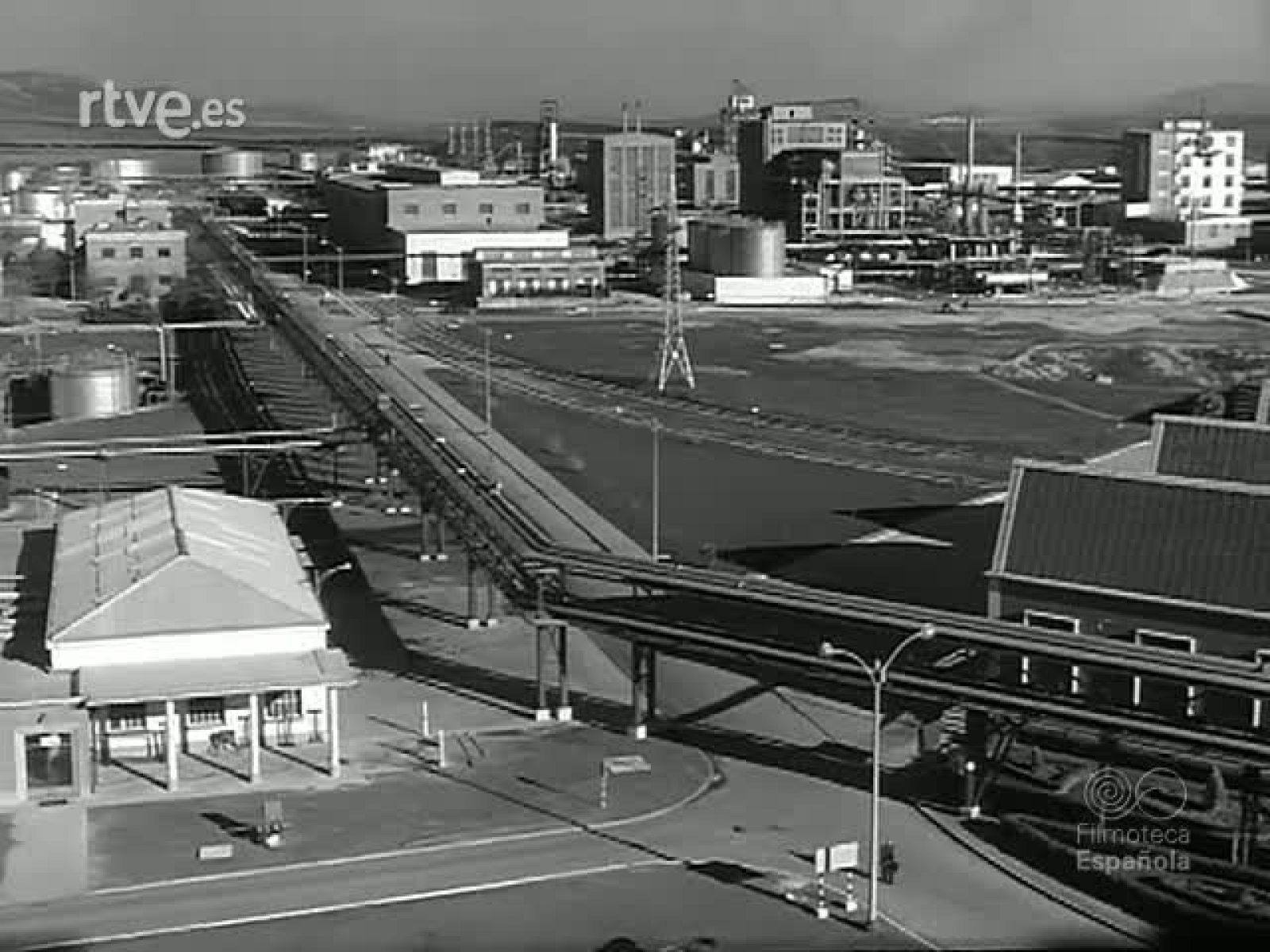 COMPLEJO INDUSTRIAL DE PUERTOLLANO - Revista Imágenes | Ver