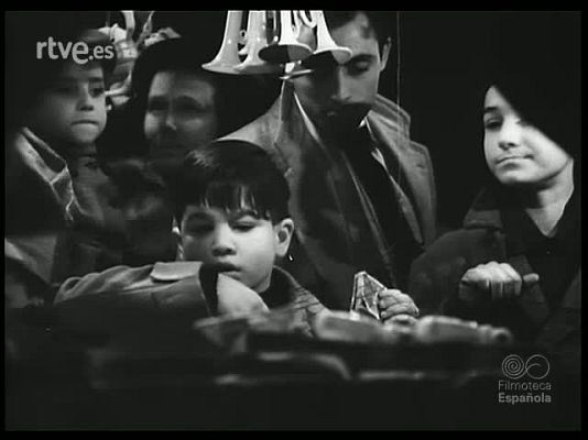 Revista Imágenes - NIÑOS JUGUETES Y ANIMALES