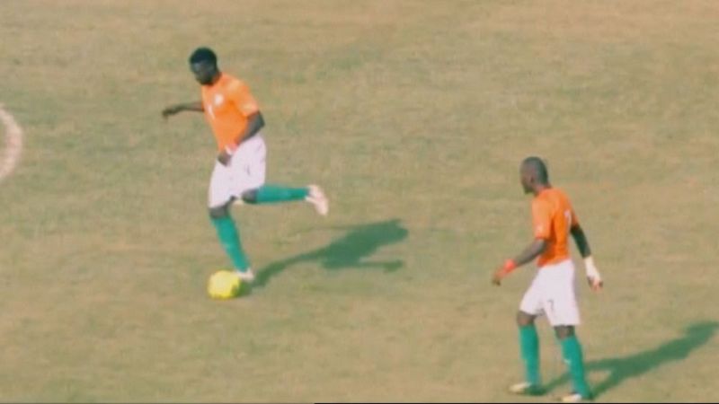 Con unos minutos por disputar y con el resultado favorable para ambos, Costa de Marfil y Camerún dejaron de competir porque el 0-0 los clasificaba para la Copa África.